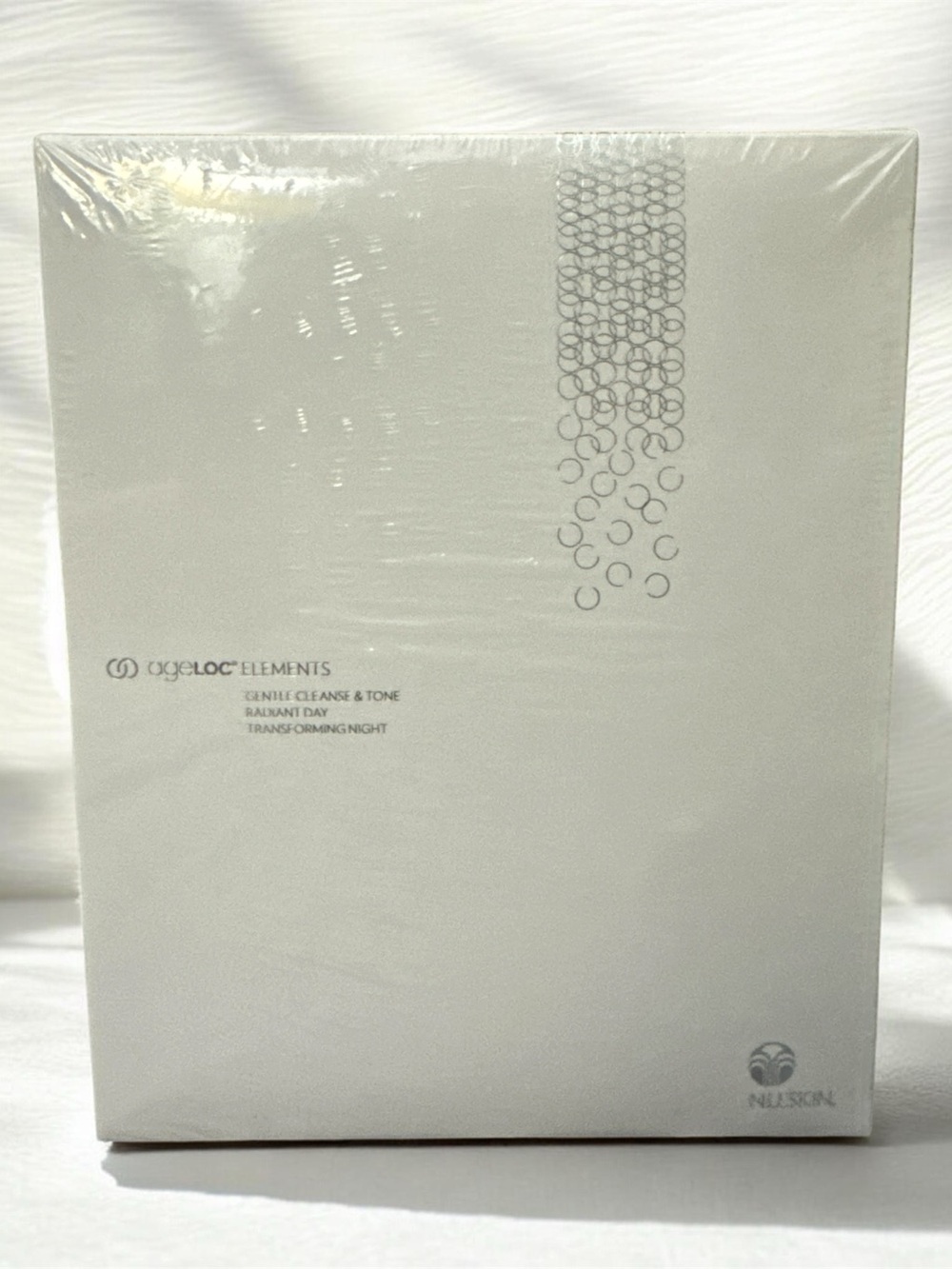AgeLOC ELEMENTS Skincare Set - White